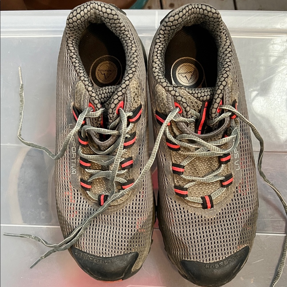 La Sportiva women’s gray and orange Wild cats trail running Shoes